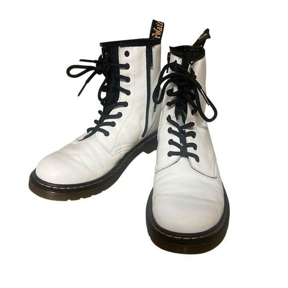 Dr. Martens boots White and Black Lace-Up Boots size 5 - Picture 10 of 13